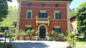 Отель B&B Villa Storica Calderino  Монте Сан Пиетро